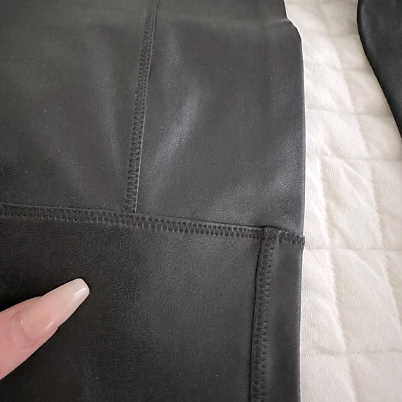 Wilfred Vegan Leather Leggings - Picture 3 of 4